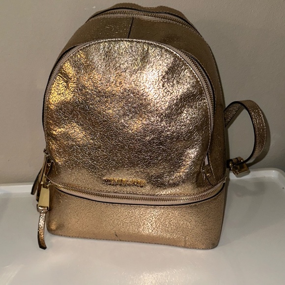 Rose Gold Fur Medium Back Pack - Picture 3 of 5
